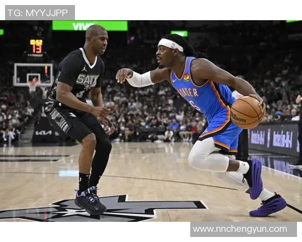 NBA火箭对阵雷霆精彩文字直播全程回顾与赛况分析